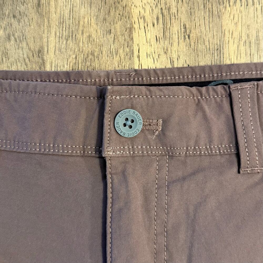 Eddie Bauer Shorts Flex Waist Zip Pocket Outdoor Hiking Golf 10” Mauve Men’s 38 - Picture 9 of 11